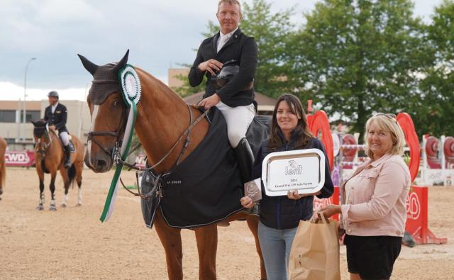 Thomas Leveque s’empare à toute vitesse de la grosse épreuve de la journée by ACH, nourrir c'est soigner x Biscuits Bouvard Recrutements. Benoit Cernin est deuxième et Julien Gonin est troisième.